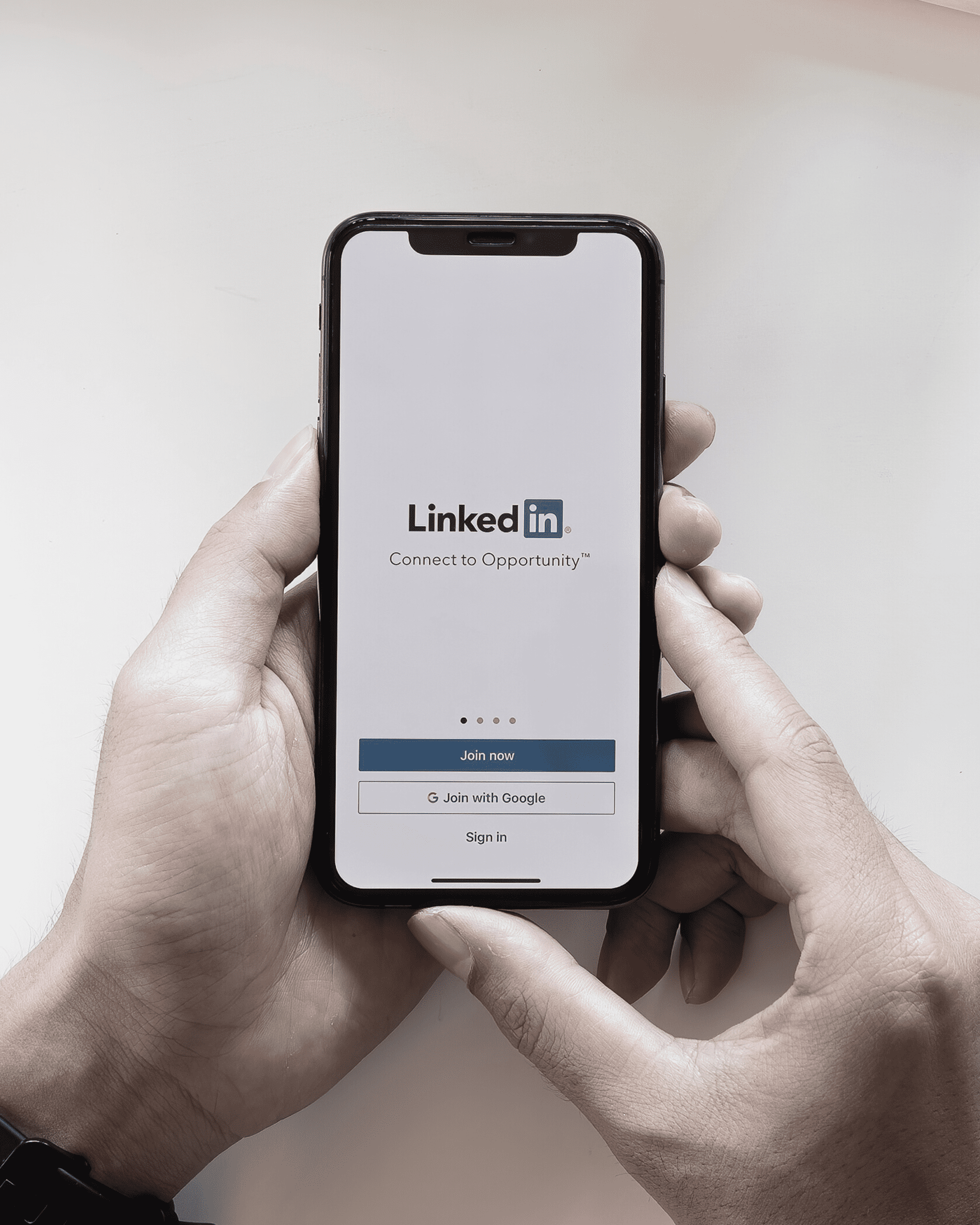 How to use Linkedin Document ads